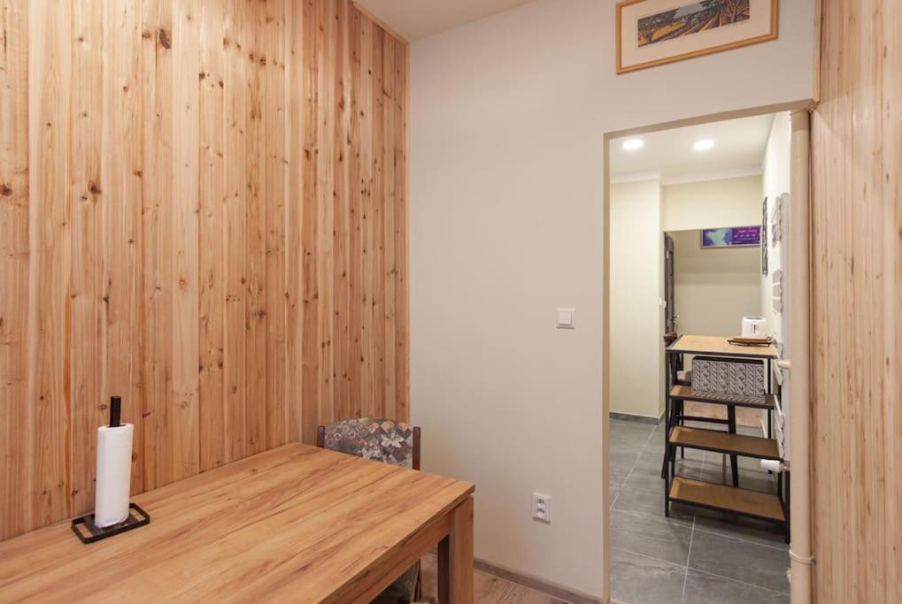 Vysoka Apartman Emf/Stp براتسيلافا المظهر الخارجي الصورة