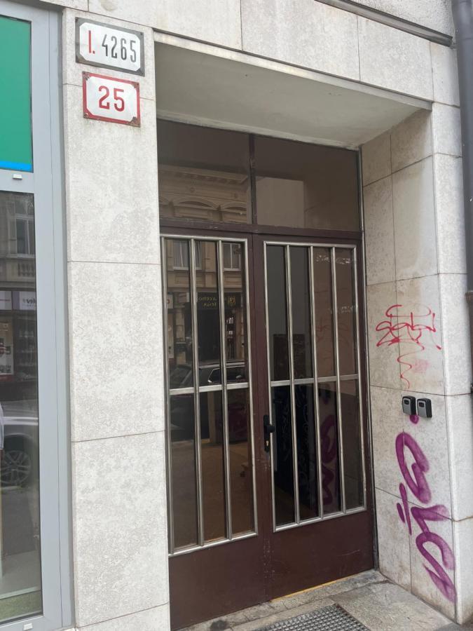Vysoka Apartman Emf/Stp براتسيلافا المظهر الخارجي الصورة